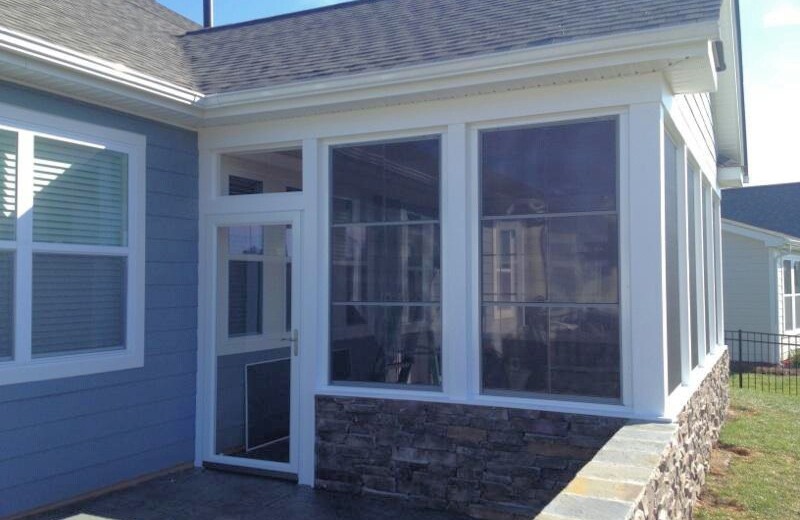 Four 4 Season Sunroom Porch with Side view entrance